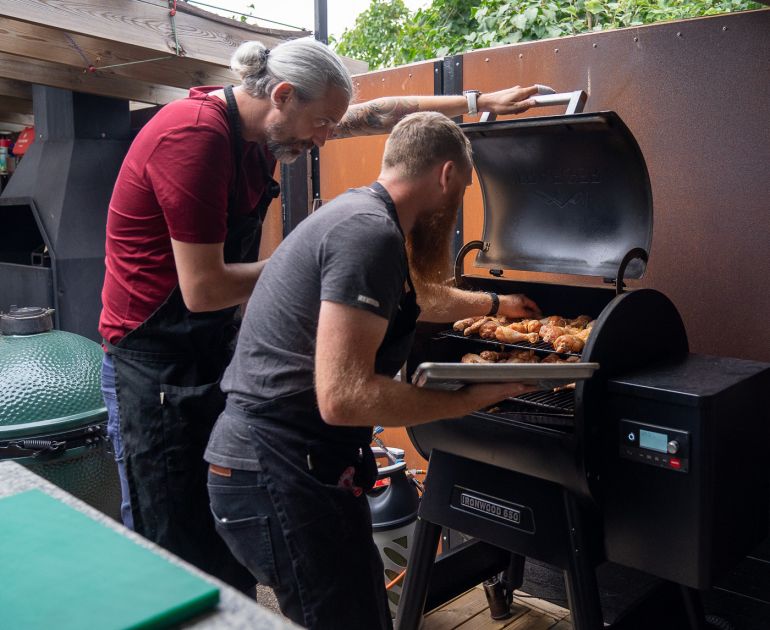 teamwork, teambuilding, kick-off med grillad middag stockholm